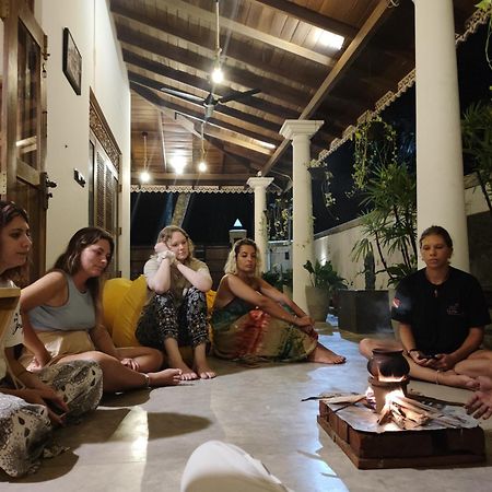 Sixth Sense Hostel Unawatuna Bagian luar foto